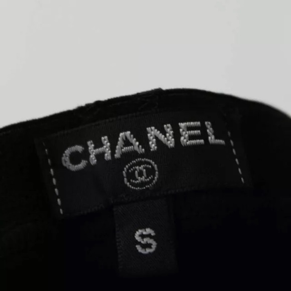 CHANEL CC LOGO EMBELLISHED Panthyhose Tights Size Small  SOLD OUT!! - Picture 3 of 7